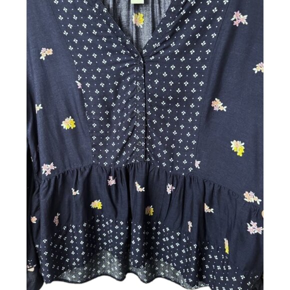 Old Navy navy blue button front mixed print poet blouse size M - Picture 3 of 6